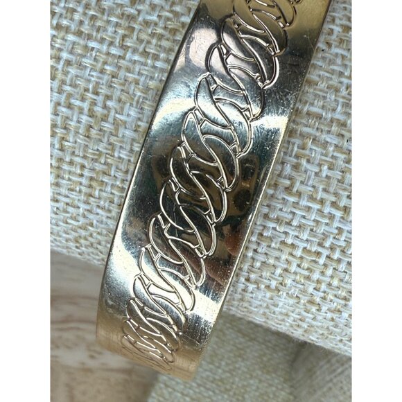 Marc Jacobs Gold Tone Bangle Bracelet With Braided Etched Design - 7" Medium Fit - Picture 3 of 16
